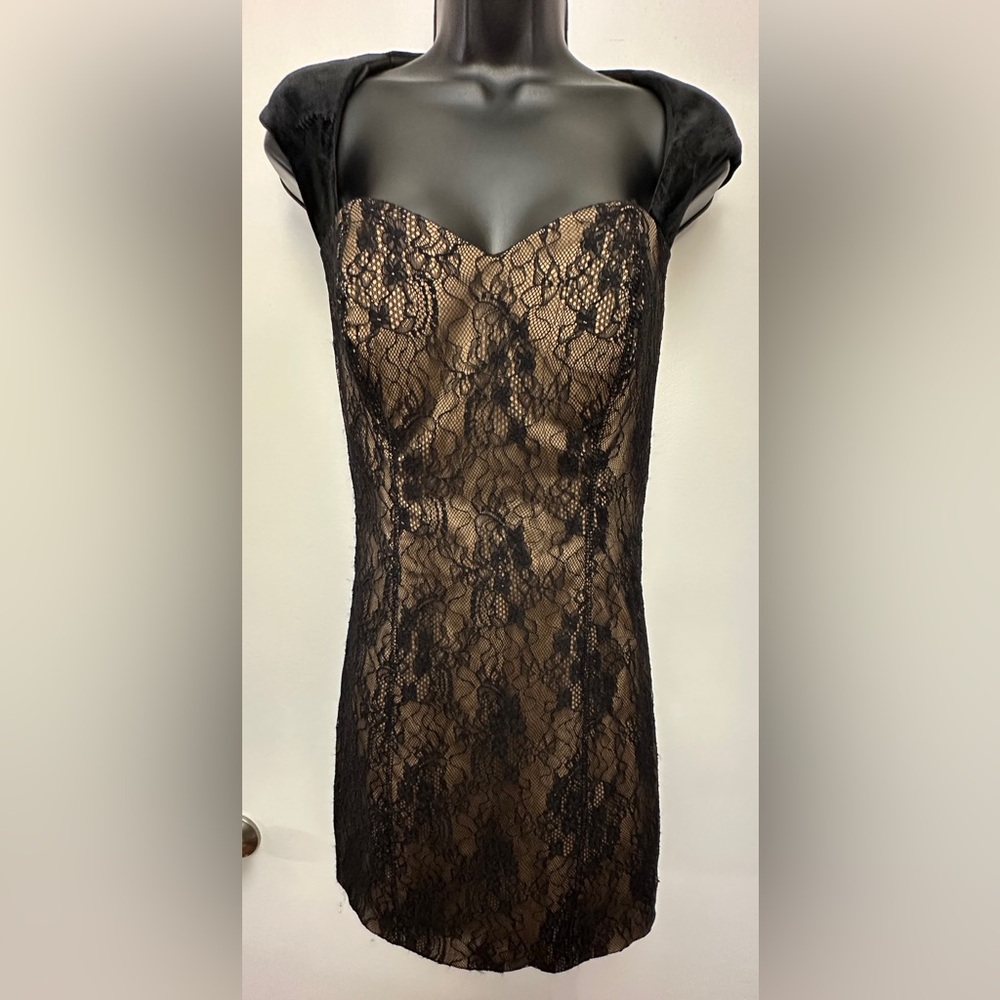 Guess | Built in Bra Nude Lace Dress with Velvet Shoulder, Zip Back Size 6